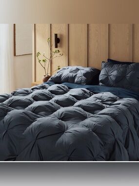Parachute Organic Cotton Puff Comforter in Dusk. King/cal king